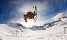 总决赛战况：AC米兰防线稳固，国际米兰进攻受阻，莱万成最佳